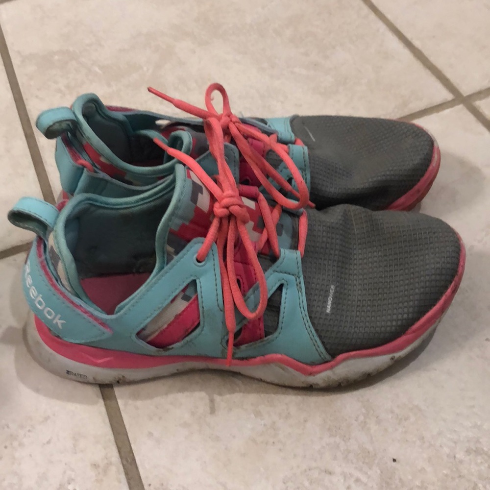 Reebok running shoes. Size 6 1/2.